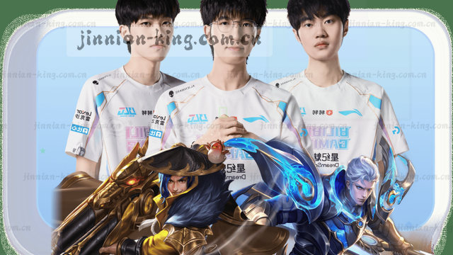 1. 安全第一，时刻警惕
2. 守护平安，从心开始
3. 防患未然，安全常在
4. 警钟长鸣，生命至上
